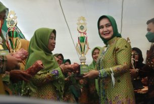 Wakil Gubernur dan Ketua TP. PKK Provinsi Lampung Menghadiri Harlah Ke-76 Muslimat NU Pringsewu
