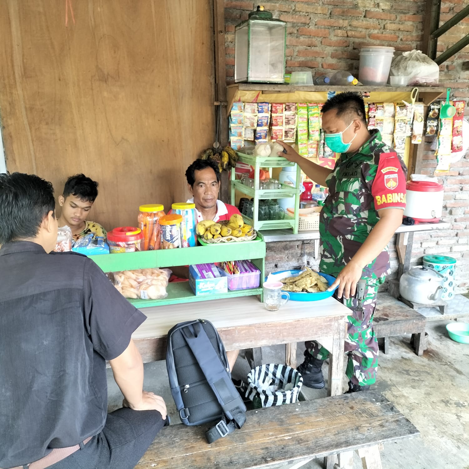 Warung Makan Sarana Babinsa Dalam Menjalin Komsos Dengan Warga Binaannya