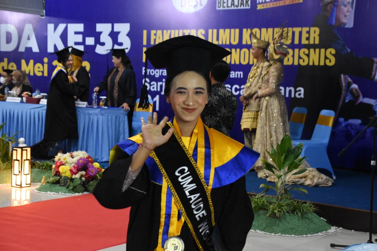 Wisuda Ke-33 IIB Darmajaya: Komitmen Tingkatkan Kualitas Lulusan