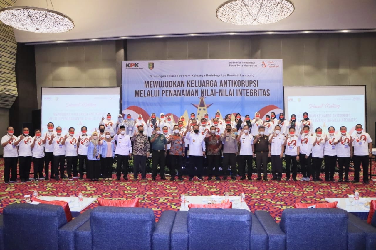 20 Pasangan, Suami - Isteri Pejabat Eselon 2 Dilingkungan Pemprov Lampung Ikuti Bimtek Antikorupsi mewujudkan Keluarga Berintegritas Yang Digelar KPK RI
