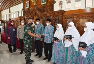 Dandim Sragen Hadiri Pemberangkatan 557 Jemaah Calon Haji Kab. Sragen