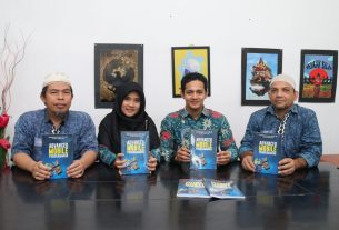 Dosen Teknik Informatika Kampus The Best ini Terbitkan Buku Advanced Mobile Programming