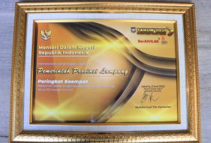 Gubernur Arinal Djunaidi Terima Penghargaan Dari Kemendagri, Sebagai Salah Satu Provinsi Dengan Realisasi APBD Tertinggi Tahun 2021