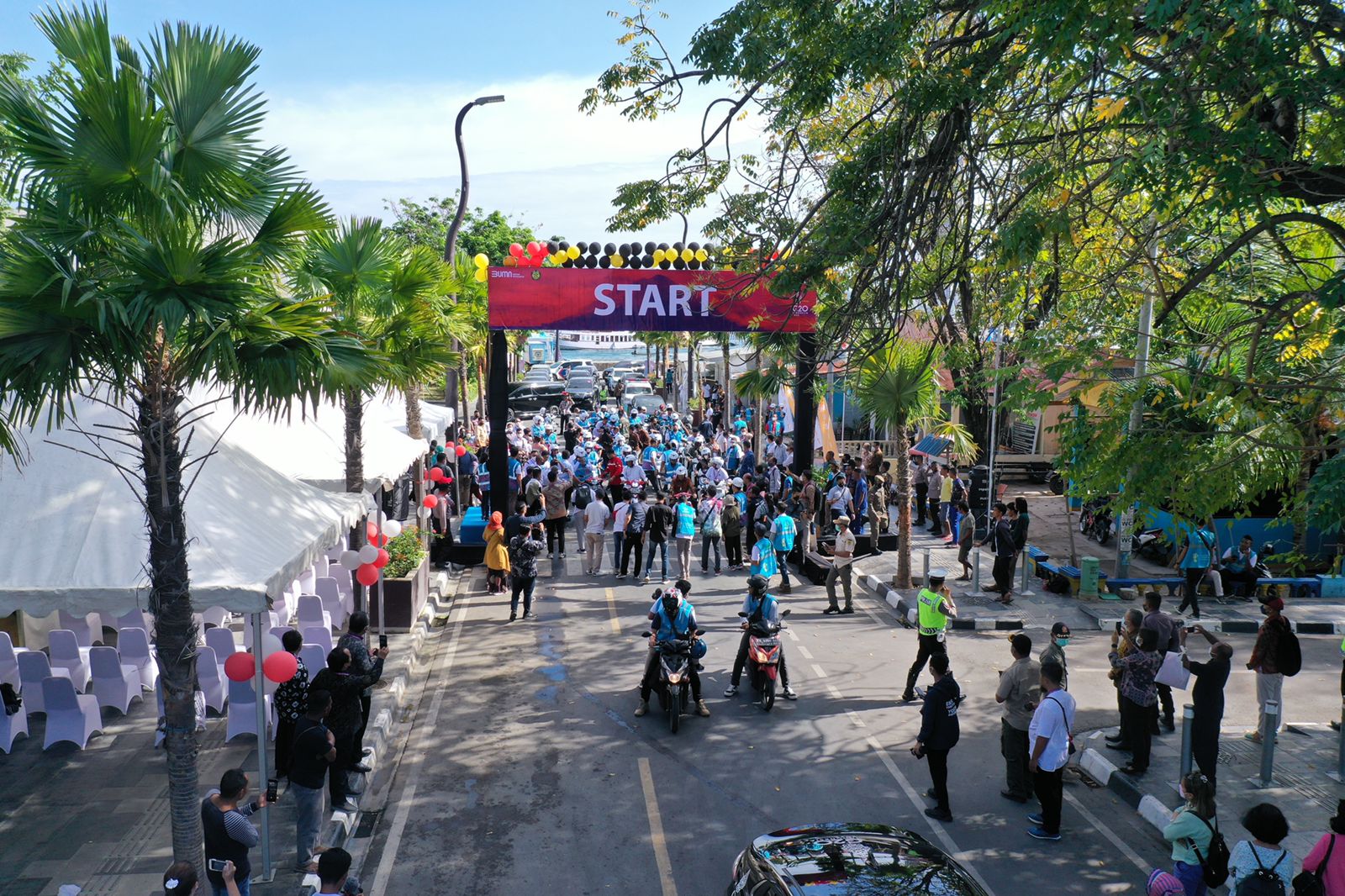 Kampanye Energi Bersih, PLN Ajak Stakeholders Keliling Labuan Bajo Pakai Motor Listrik