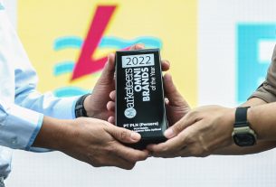 PLN Mobile Raih Penghargaan Marketeers Omni Brands of the Year 2022