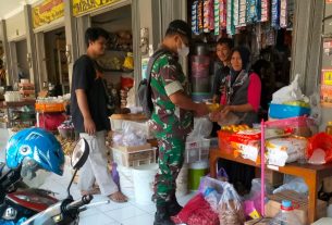 Pasar Tanjung Jadi Sasaran Pengecekan Harga Minyak Goreng Oleh Koramil 02/Nguter