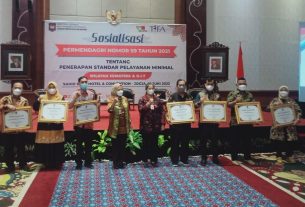 Pemprov Lampung Terima Penghargaan Bidang Pelayanan