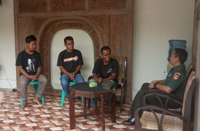 Pererat Tali Silaturahmi, Danramil Dan Babinsa Jalin Komunikasi Sosial