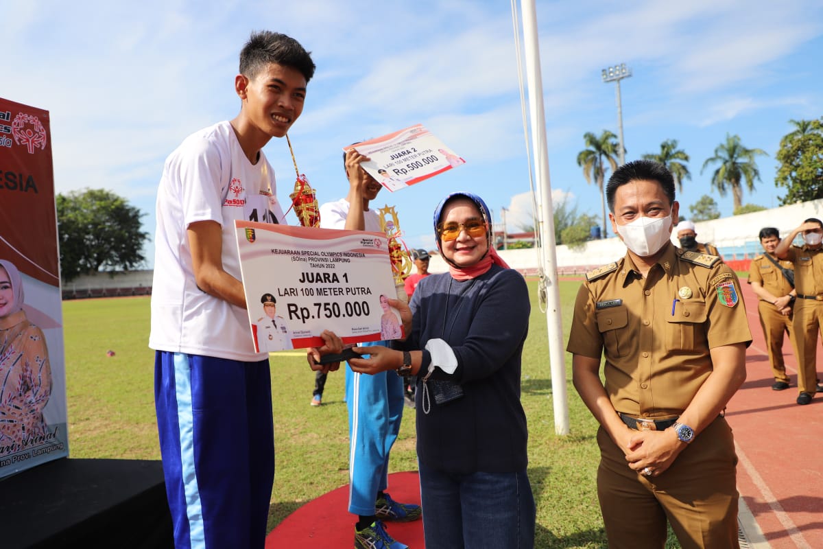 Riana Sari Arinal Saksikan Final Kejuaraan Special Olympics Indonesia (SOIna) Provinsi Lampung