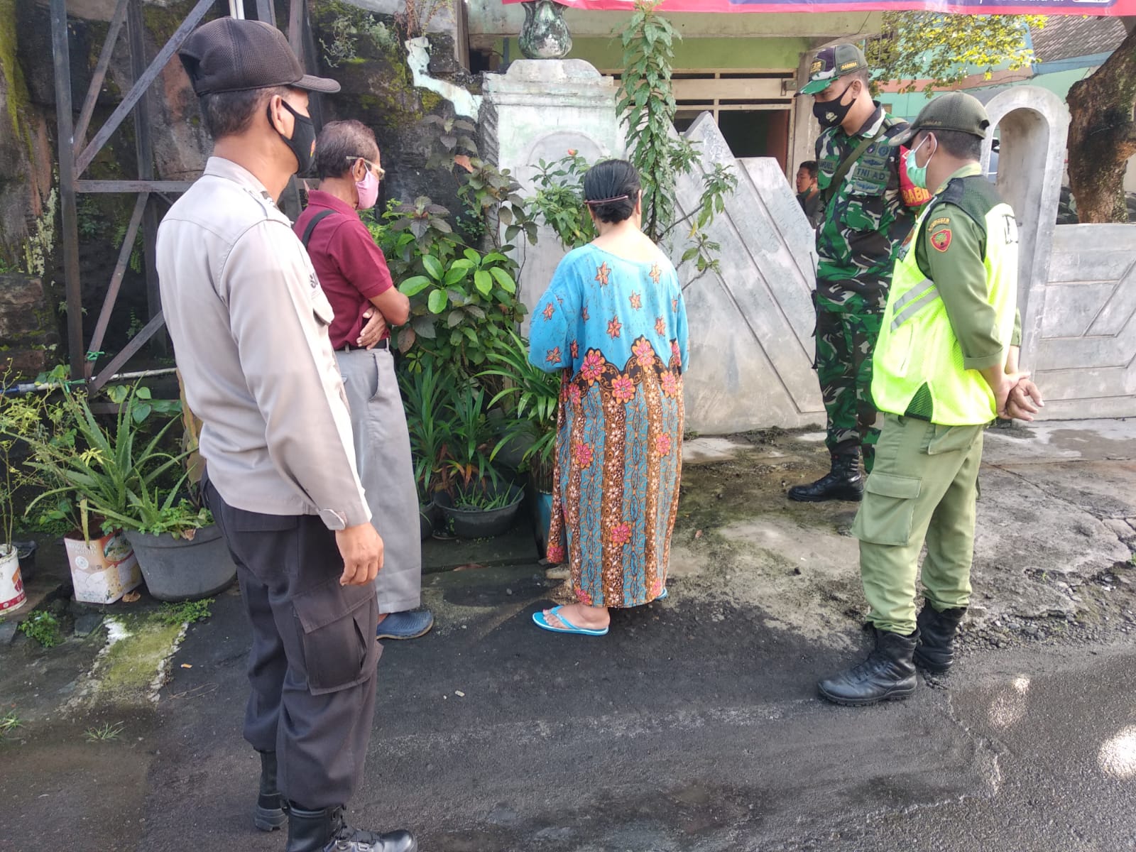 Serma Samuel Lakukan Pendisiplinan Prokes Pada penerapan PPKM Level 1