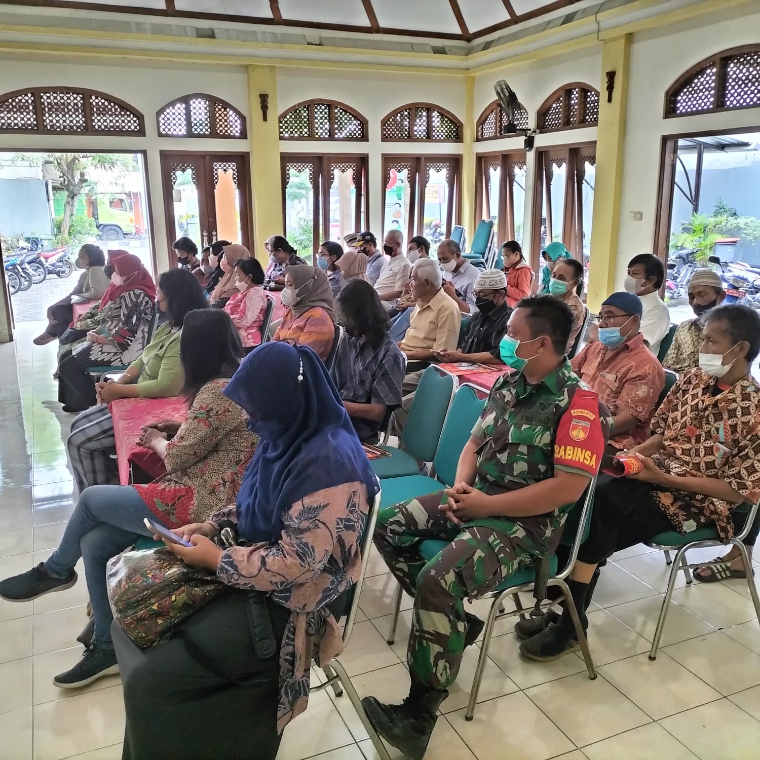 Sertu Priyanto Ikuti Rapat Koordinasi dan Lepas Sambut Pejabat Kelurahan Danukusuman