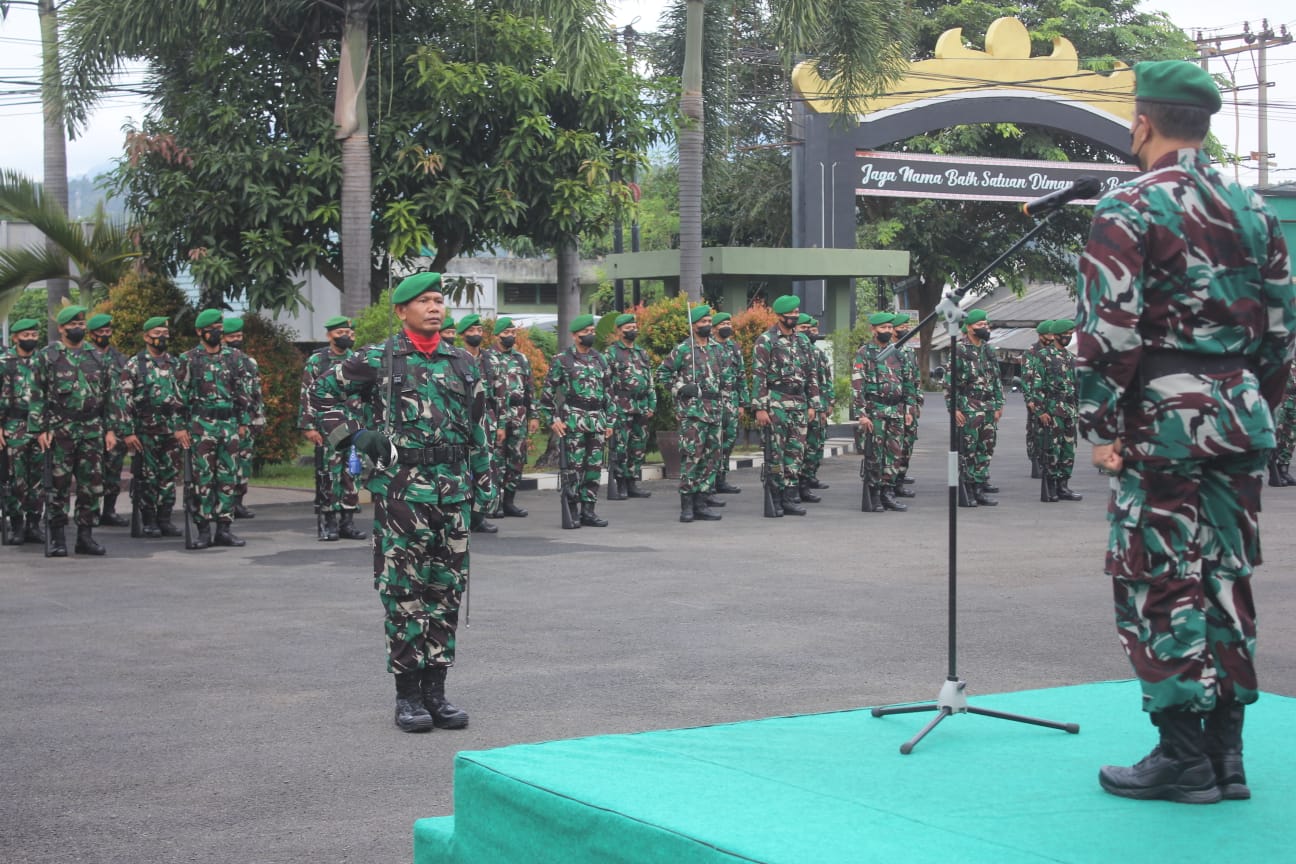 Tumbuhkan Sikap Disiplin Serta Cinta Tanah Air, Prajurit Dan PNS Kodim 0410/KBL Laksanakan Upacara Bendera