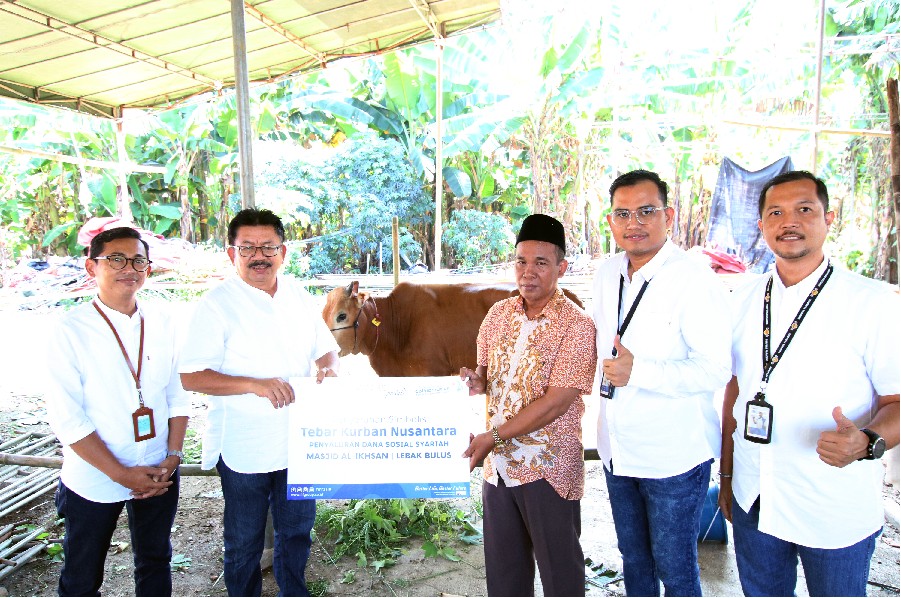 FIFGROUP Tebar Kurban 3 Sapi dan  363 Kambing di 235 Titik di Seluruh Indonesia