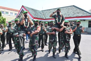 Anggota Kodim Lepas dan Sambut Pejabat Dandim 0726/Sukoharjo