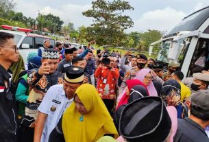 Bupati Lamtim M Dawam Rahardjo Sambut Kedatangan jama’ah Haji Lampung Timur