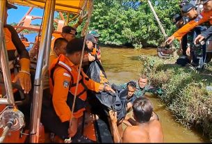 Ditemukan Meninggal, Prajurit Kodim 0105/Abar Bantu Evakuasi 2 Jasad Korban Tenggelam Di Sungai