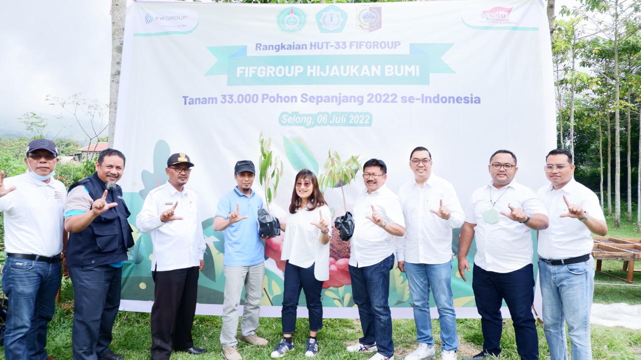 Kemilau HUT ke-33 Tahun: Giliran Lombok, FIFGROUP Lanjutkan Tanam 33.000 Pohon