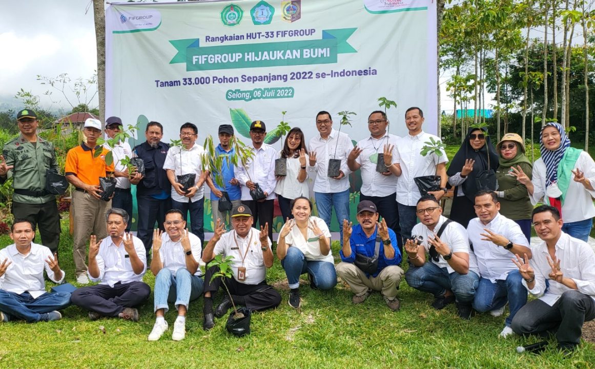 Kemilau HUT ke-33 Tahun: Giliran Lombok, FIFGROUP Lanjutkan Tanam 33.000 Pohon