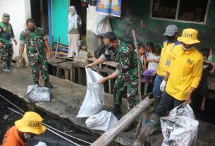 Gelar Karya Bakti, Dandim 0410/KBL Pimpin Langsung Pembersihan Di Pasar Gudang Lelang