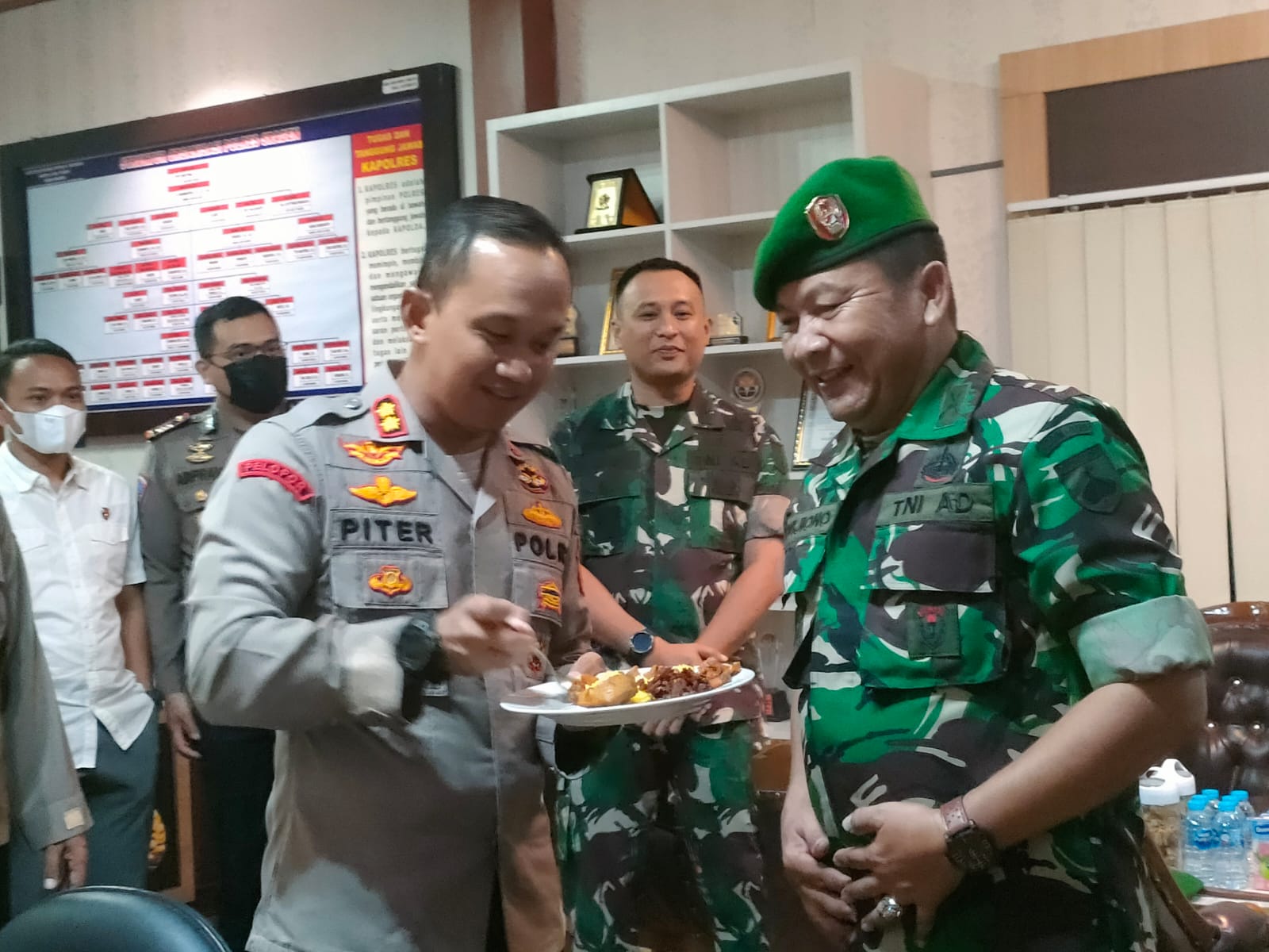 Hari Bhayangkara Kodim Sragen beri kejutan Polres