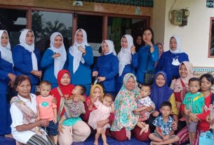 IKWI Lamtim Salurkan Bantuan Kepada Penderita Stunting