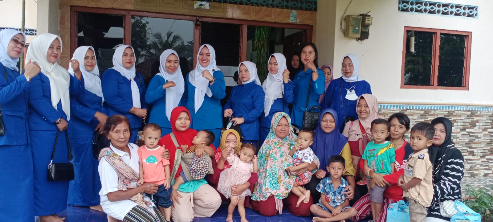 IKWI Lamtim Salurkan Bantuan Kepada Penderita Stunting