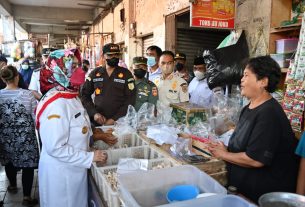 Jelang Hari Raya Idul Adha 1443 H, Kasdim 0726/Sukoharjo Bersama Forkopimda Tinjau Pasar Tradisional