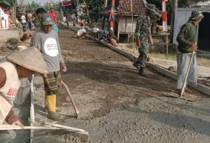 Kakek-Kakek Juga Ikut Sukseskan TMMD Reguler ke-114