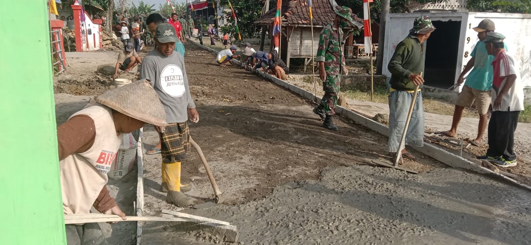 Kakek-Kakek Juga Ikut Sukseskan TMMD Reguler ke-114