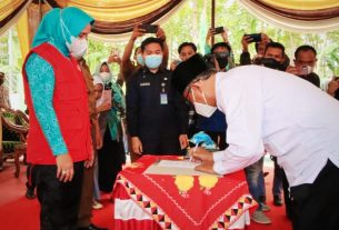 Ketua PMI Provinsi Lampung Lantik Pengurus PMI Kabupaten Tanggamus Masa Bakti 2022-2027