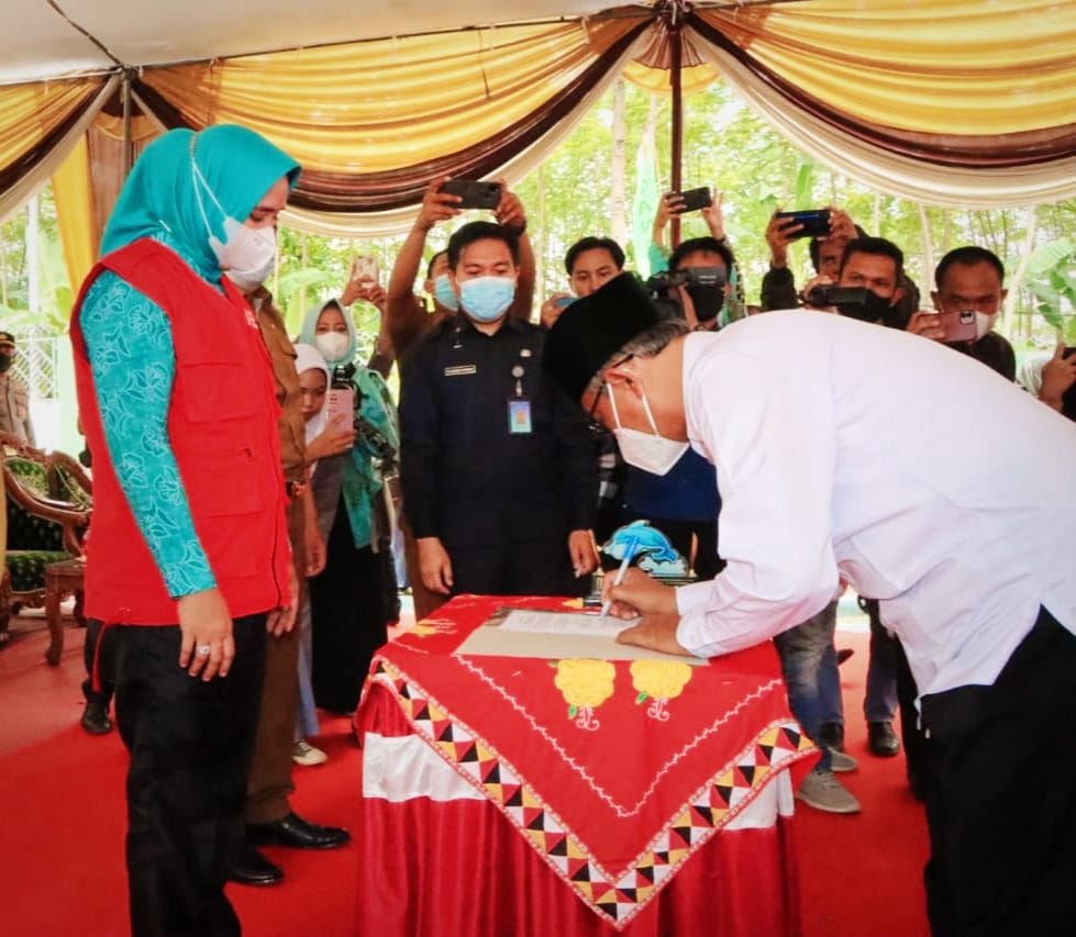 Ketua PMI Provinsi Lampung Lantik Pengurus PMI Kabupaten Tanggamus Masa Bakti 2022-2027