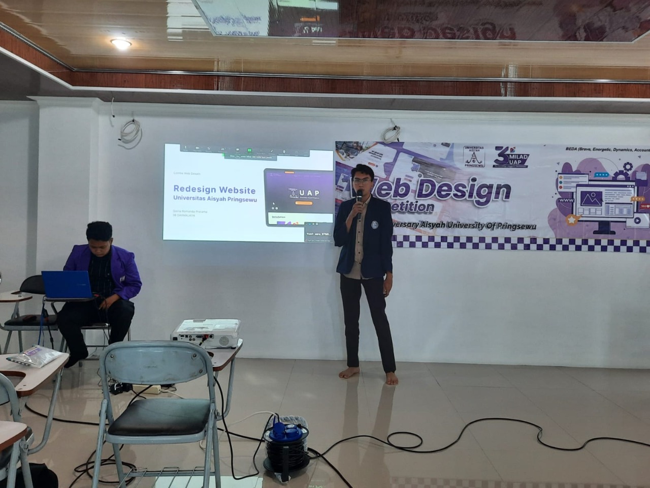 Mahasiswa Prodi Manajemen IIB Darmajaya Juara Lomba Design Web Competition 2022