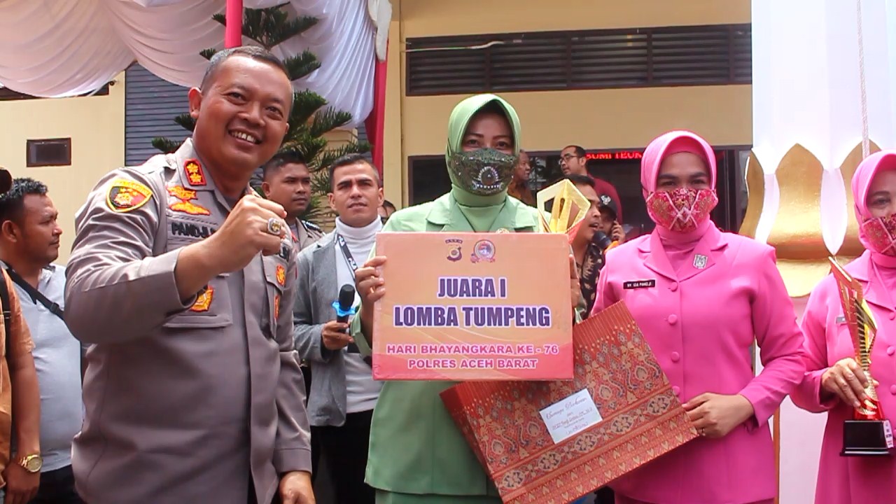 Nasi Tumpeng Kreasi Persit Kodim 0105/Abar Jadi Favorit 1 Dalam Peringatan HUT Bhayangkara Ke 76 Di Polres Aceh Barat