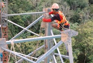 PLN Bangun Jaringan Transmisi