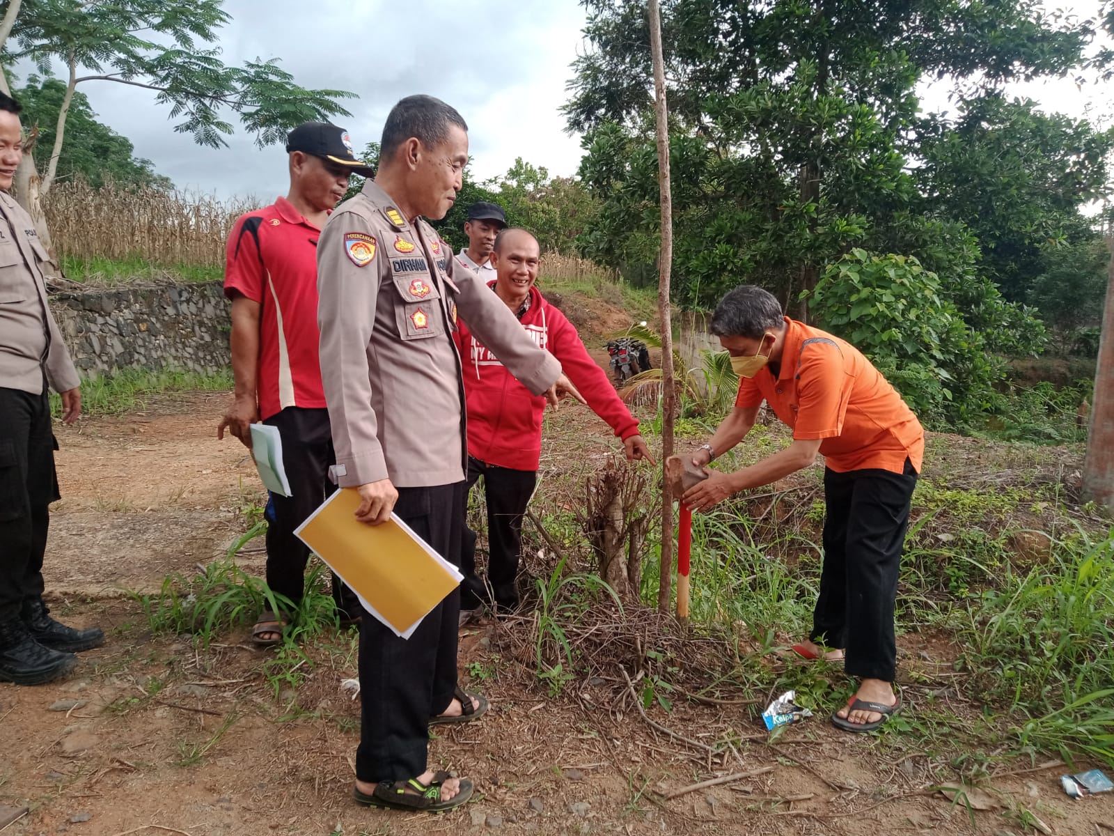 Polres Tubaba meninjau lokasi calon Polsek Batu Putih.