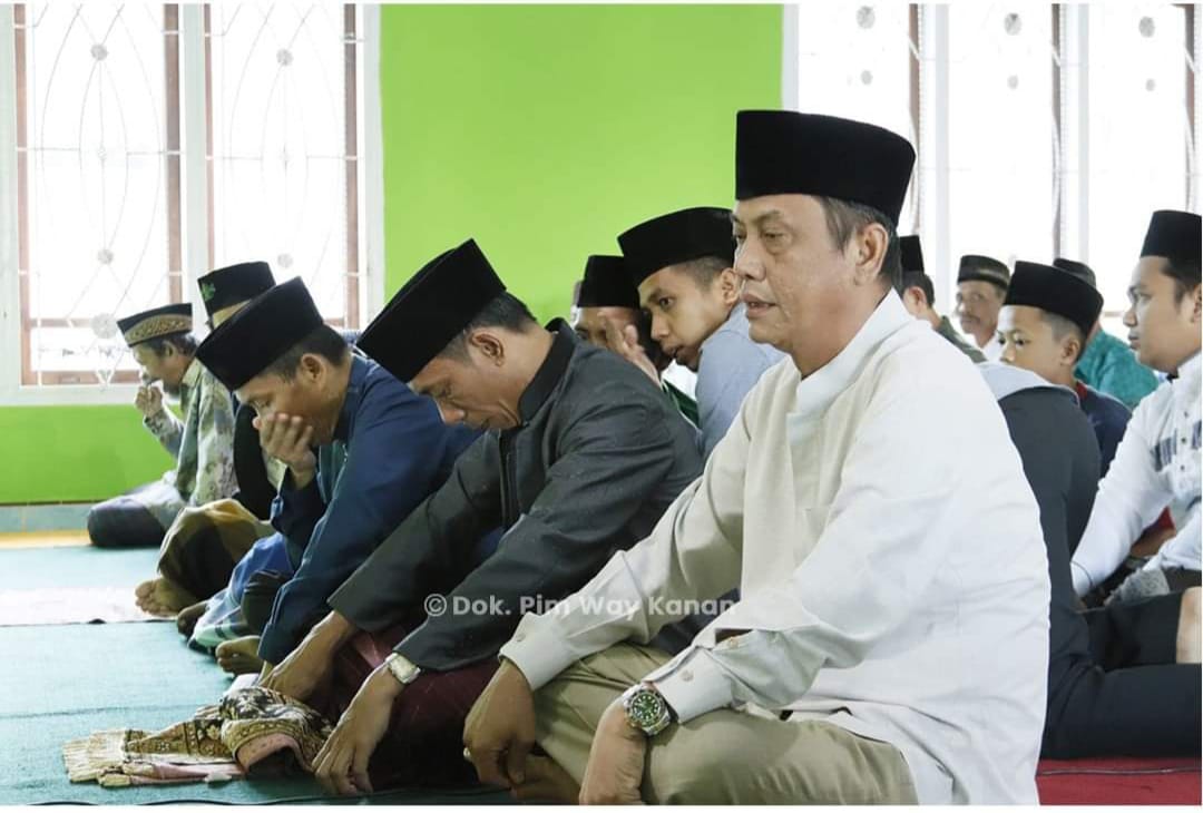 Wakil Bupati Waykanan Sholat Id di Kampung Umpu Bhakti