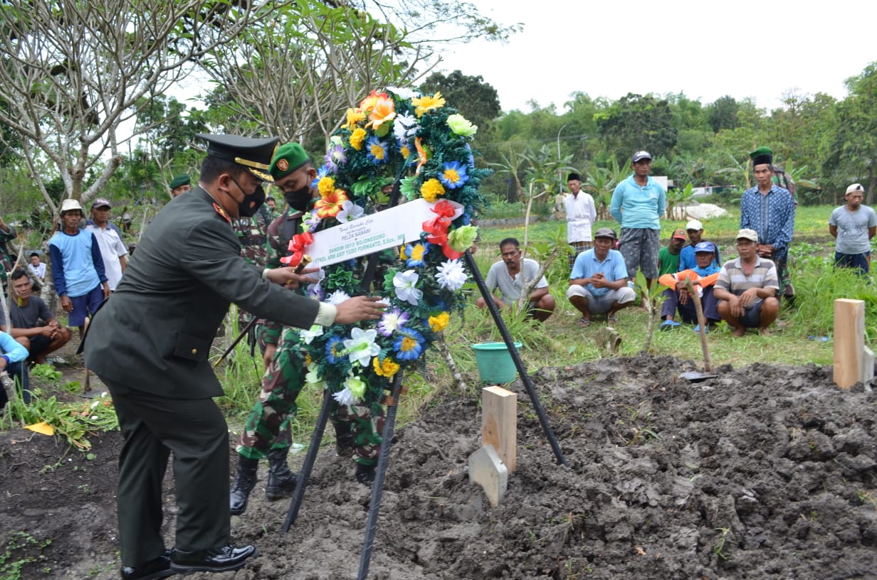 Dandim Bojonegoro pimpin Upacara Kebesaran Pemakaman Jenazah Almarhun Pelda Nawawi