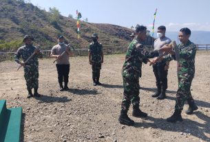 Di Puncak Kraguman, Personil TNI Bersama Instansi Terkait Persiapkan Uoacara Penutupan TMMD
