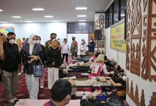 Donor Darah PMI dan Alumni SMP N 2 Bandarlampung Angkatan 1985 Berlangsung Sukses, Ibu Riana Sari Arinal Berharap Bermanfaat bagi Masyarakat