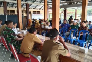 Dukung Pembangunan Desa, Babinsa Koramil Simo Hadiri Musrenbangdes