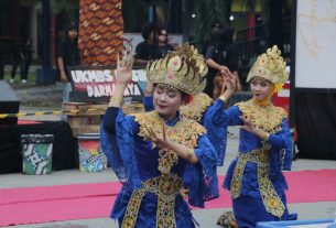 Festival Akbar 18, UKMBS Musik IIB Darmajaya Kenalkan Budaya Nusantara