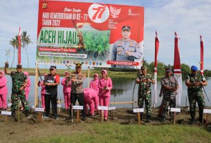 Forkopimda Aceh Barat Lounching Penanaman Pohon Mangrove Serentak Se - Aceh Di Pantai Kuta Padang