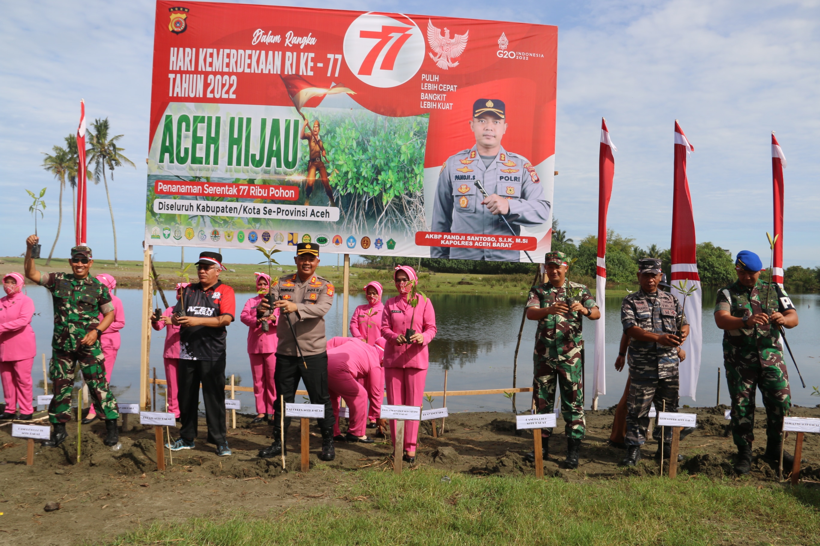 Forkopimda Aceh Barat Lounching Penanaman Pohon Mangrove Serentak Se - Aceh Di Pantai Kuta Padang