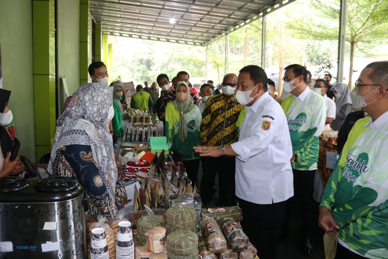 Gubernur Arinal Djunaidi Buka Acara Puncak Festival Wisata Hutan Lampung Tahun 2022