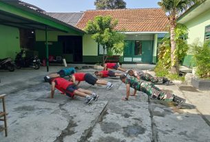 Jaga Kebugaran Tubuh, Anggota Koramil 02/Banjarsari Laksanakan Senam Pagi Dilanjutkan Lari Bersama