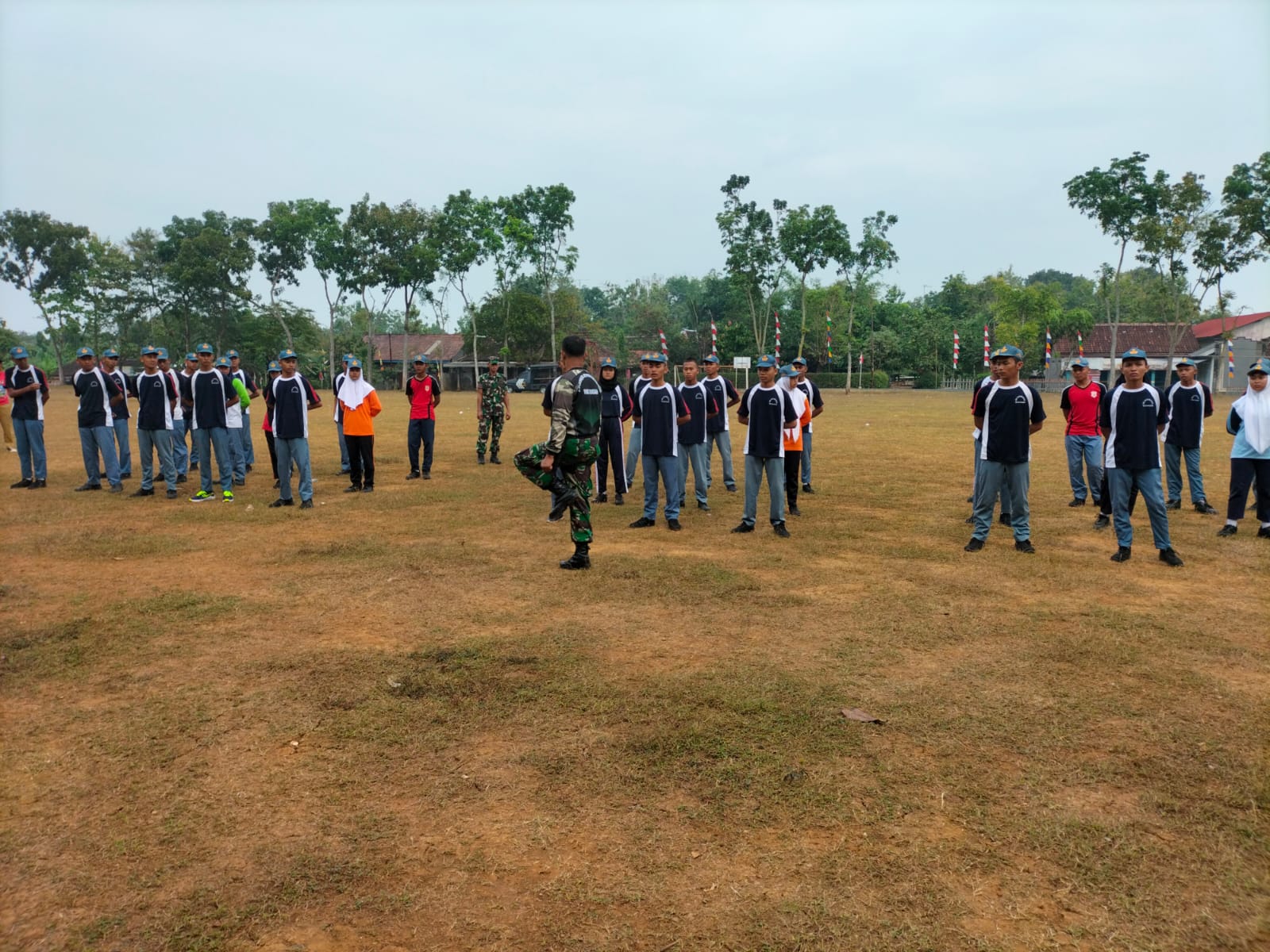 Jelang Upacara Peringatan HUT Kemerdekaan RI Ke-77, Koramil Dan Polsek Ngadirojo Latih Paskibra