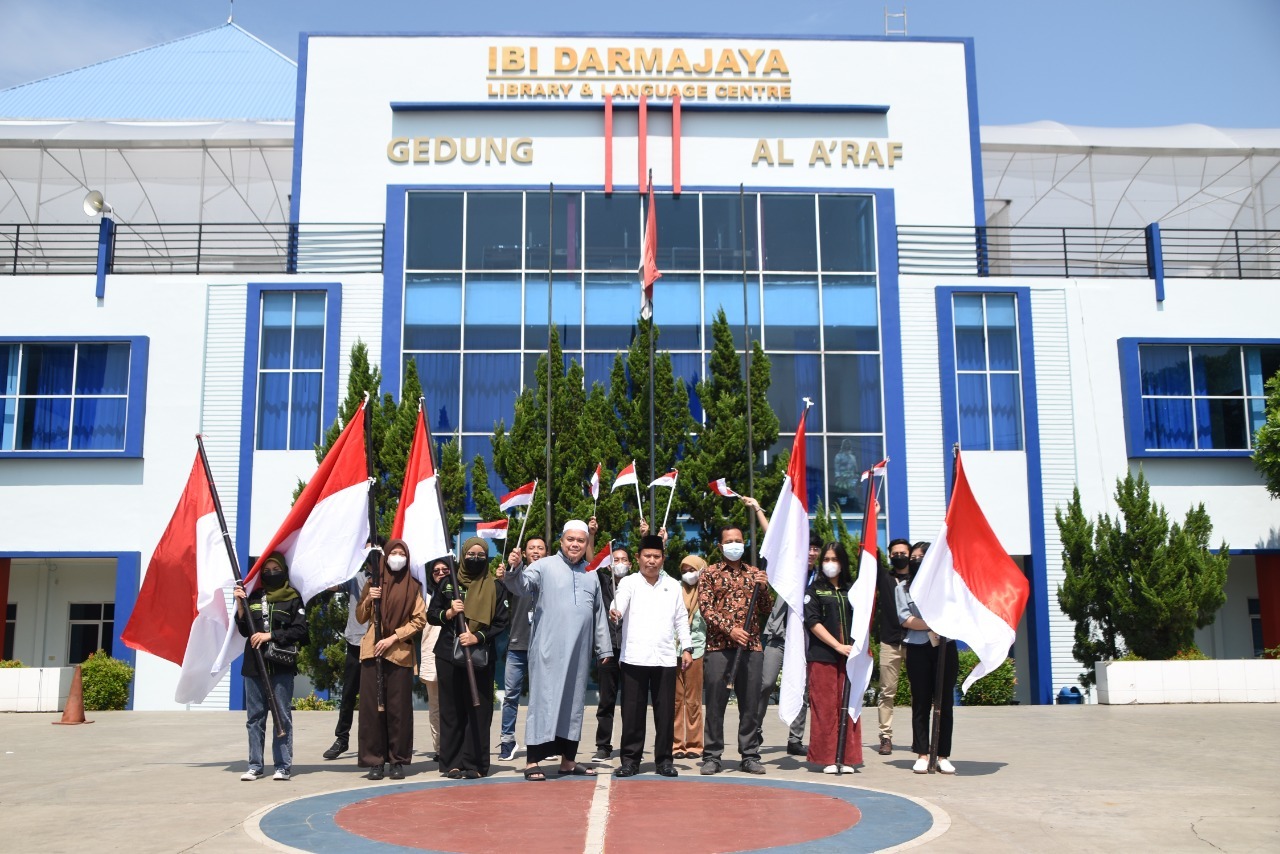 Kampus The Best IIB Darmajaya Siap Kibarkan 1.500 Bendera Merah Putih