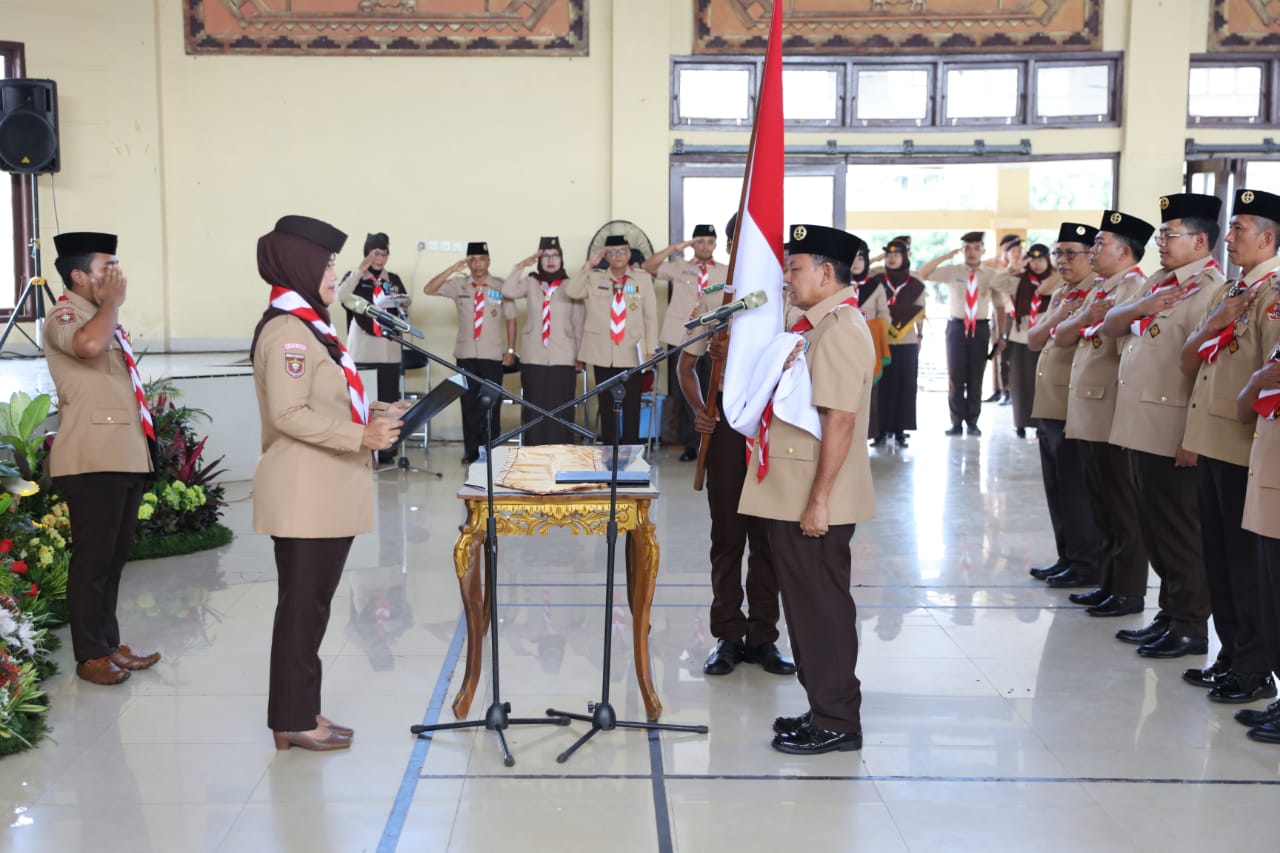 Ketua Kwarda Pramuka Lampung Chusnunia Chalim Lantik Ketua dan Wakil Ketua Mabicab Gerakan Pramuka Lampung Timur