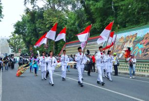 Kirab Marching Band Berlangsung Meriah
