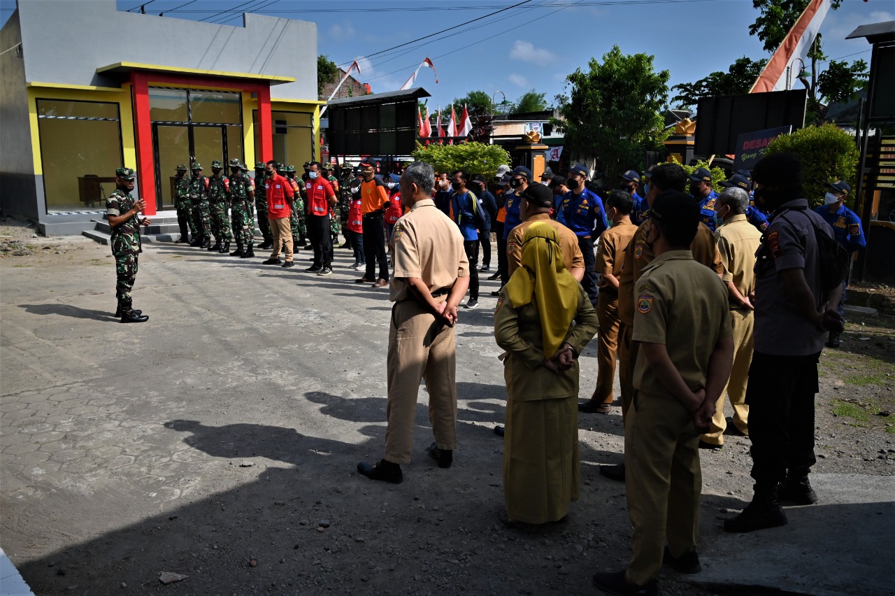 Kodim 0726/Sukoharjo laksanakan Tanggap Bencana di desa Kadokan, Kec. Grogol Sukoharjo gandeng BPBD, Damkar, Tagana dan PMI